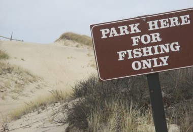 Surfcasting "Park here for fishing"