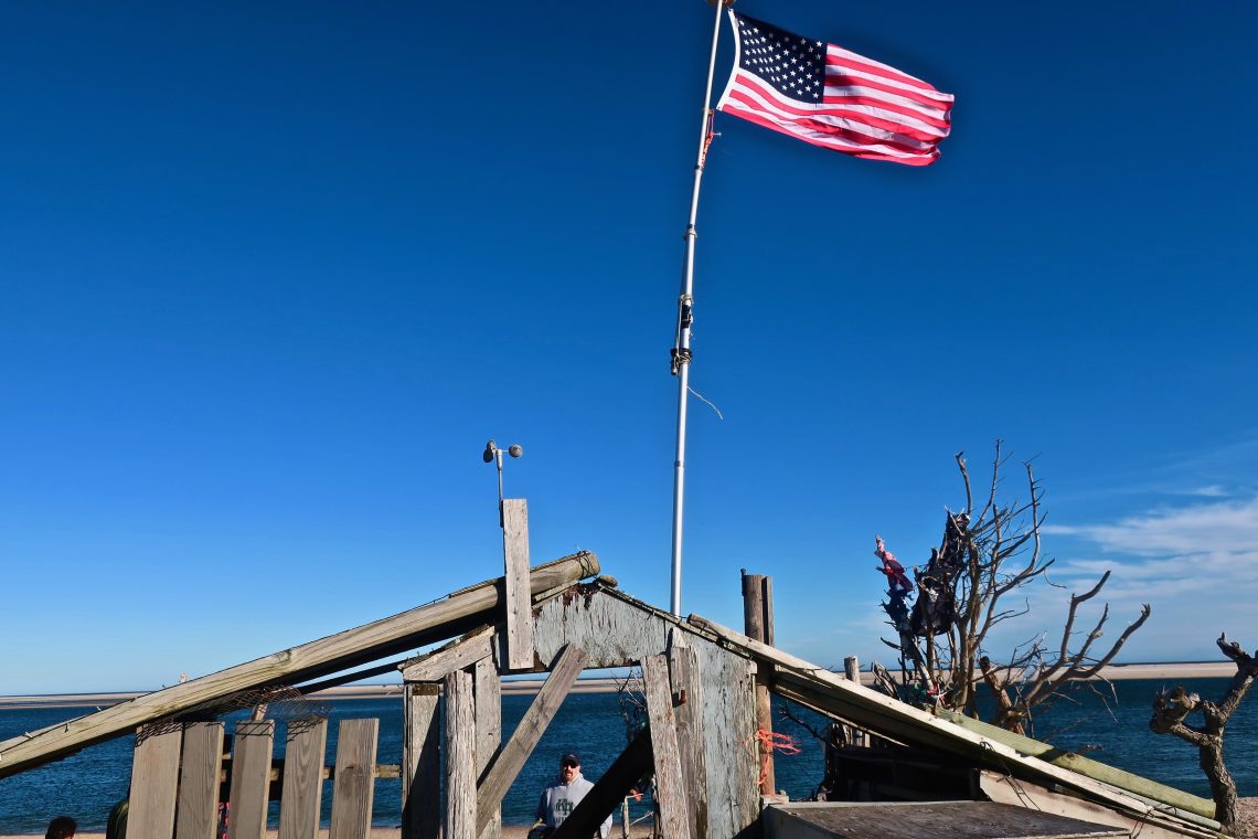 Chatham Lighthouse Beach Shack – Slideshow - Cape Cod Wave