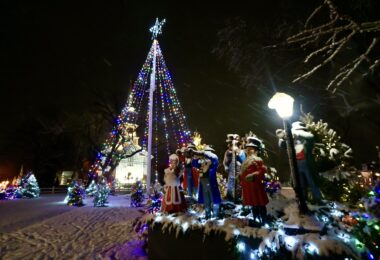 First snow Christmas display